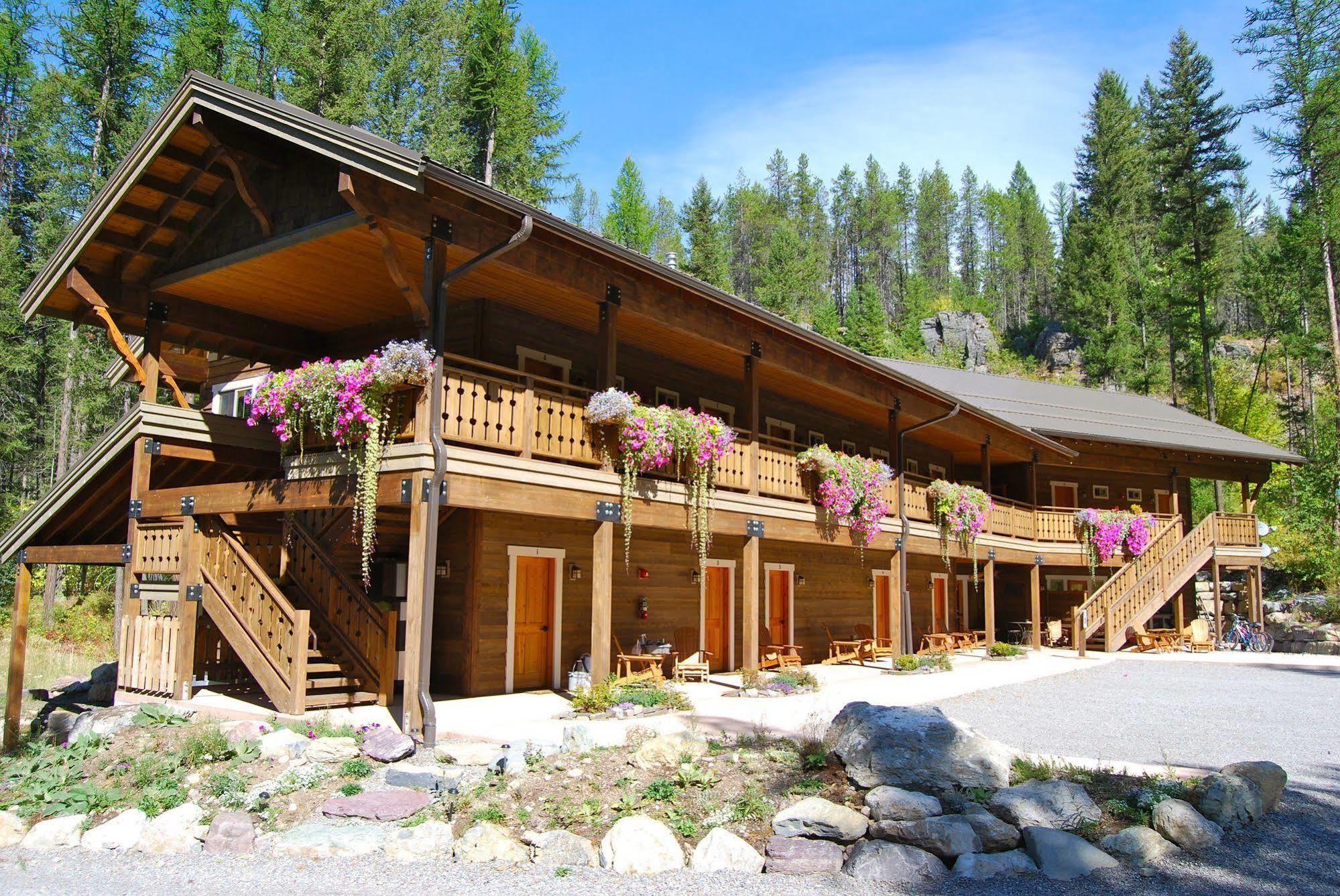 Glacier Guides Lodge Уэст-Глейшер Экстерьер фото